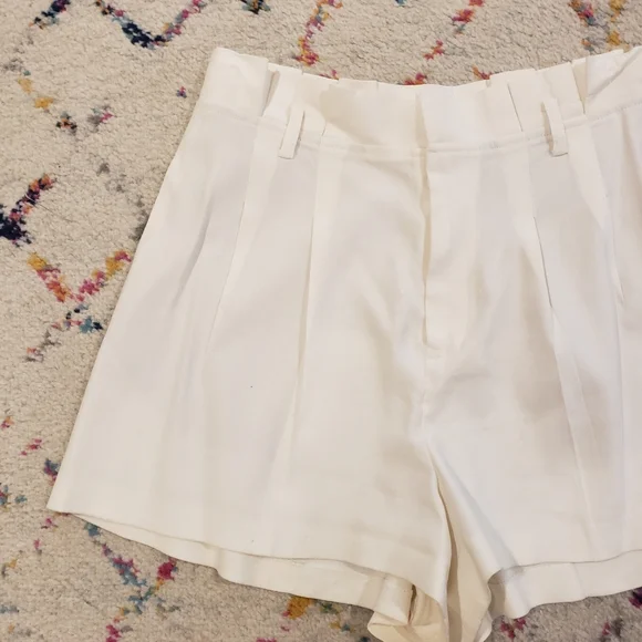 Alice + Olivia paperbag short - Picture 2 of 3